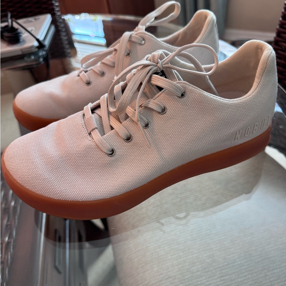 NOBULL White Outwork Athletic Training Sneaker Worn once. Women’s 9.5. / Men’s 8